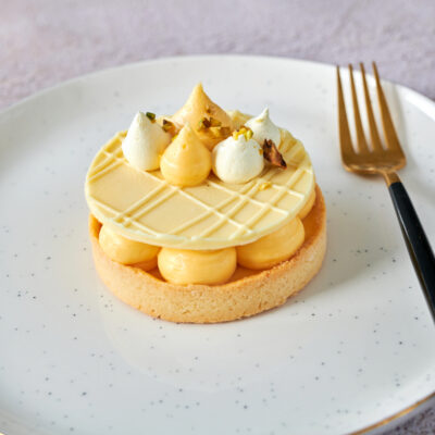 Lemon curd tart